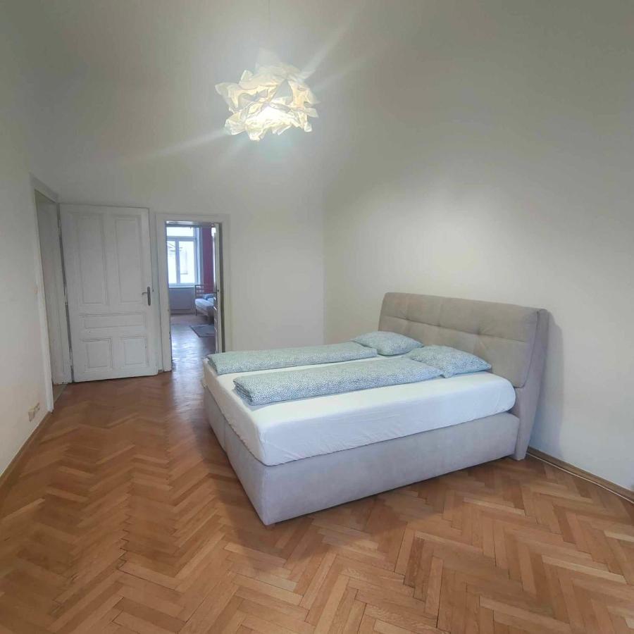 Large 4 Room Apartment In The Center Of Wien Exterior foto