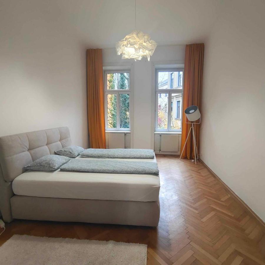 Large 4 Room Apartment In The Center Of Wien Exterior foto