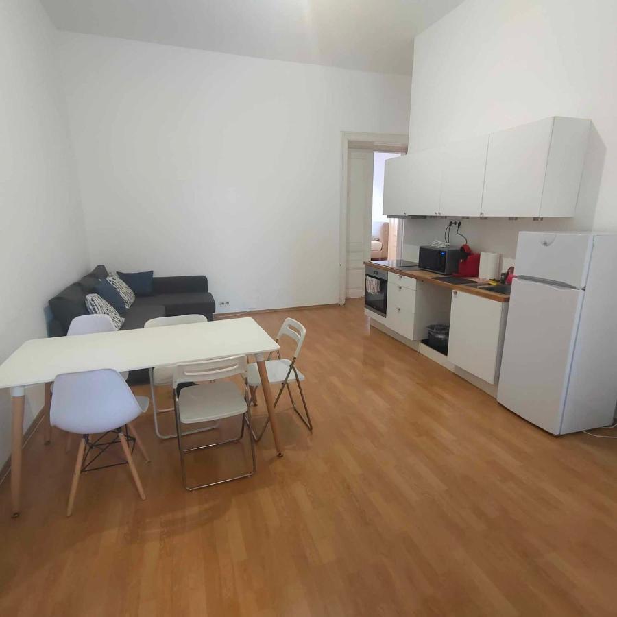 Large 4 Room Apartment In The Center Of Wien Exterior foto