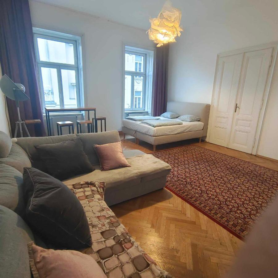 Large 4 Room Apartment In The Center Of Wien Exterior foto