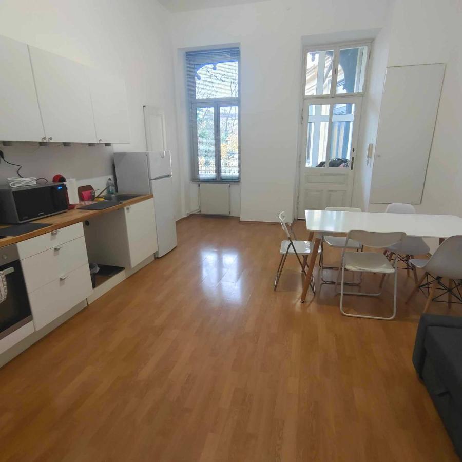 Large 4 Room Apartment In The Center Of Wien Exterior foto
