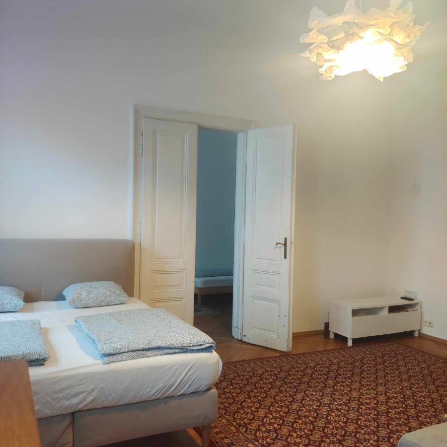 Large 4 Room Apartment In The Center Of Wien Exterior foto