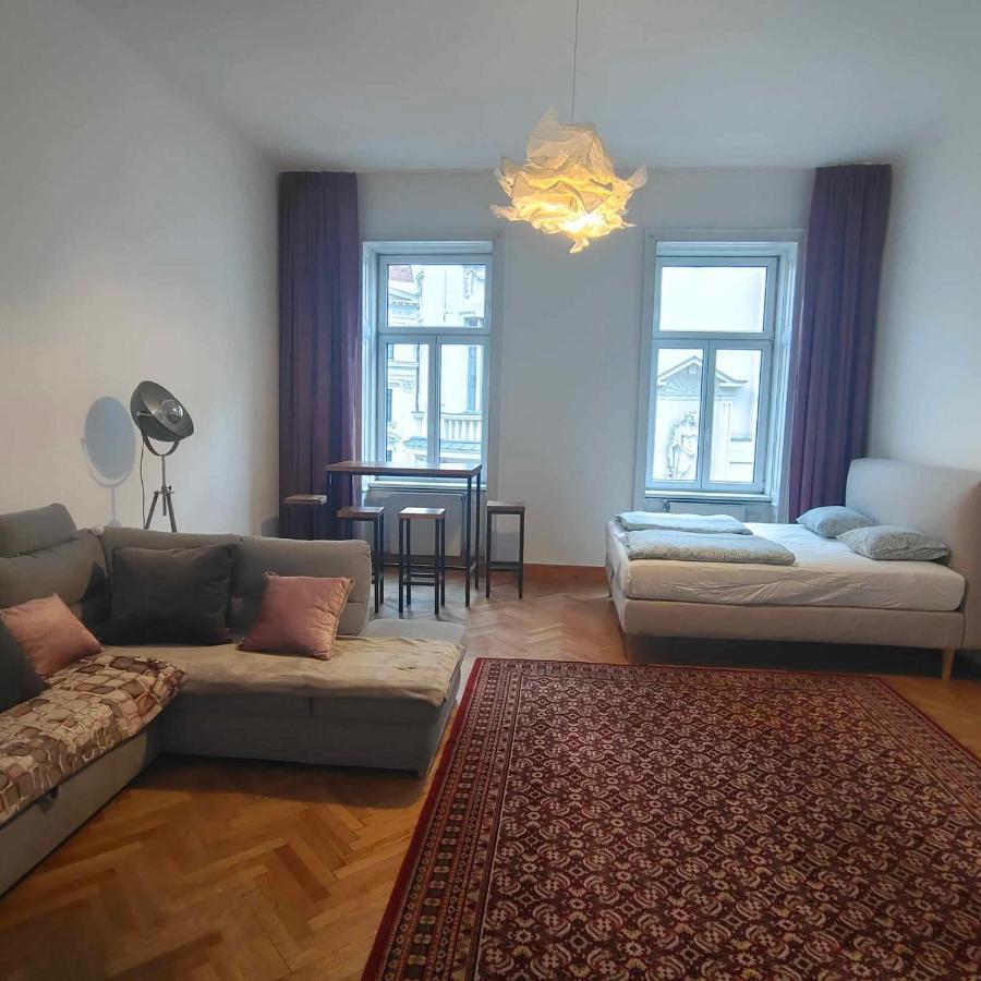 Large 4 Room Apartment In The Center Of Wien Exterior foto