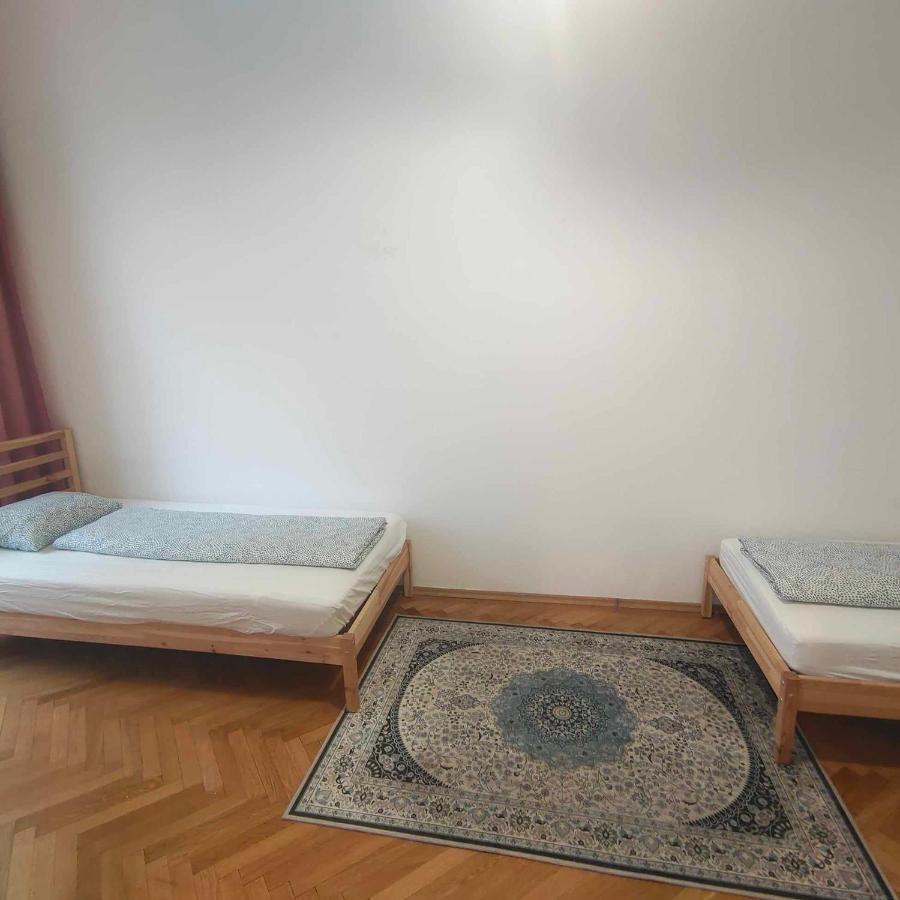 Large 4 Room Apartment In The Center Of Wien Exterior foto
