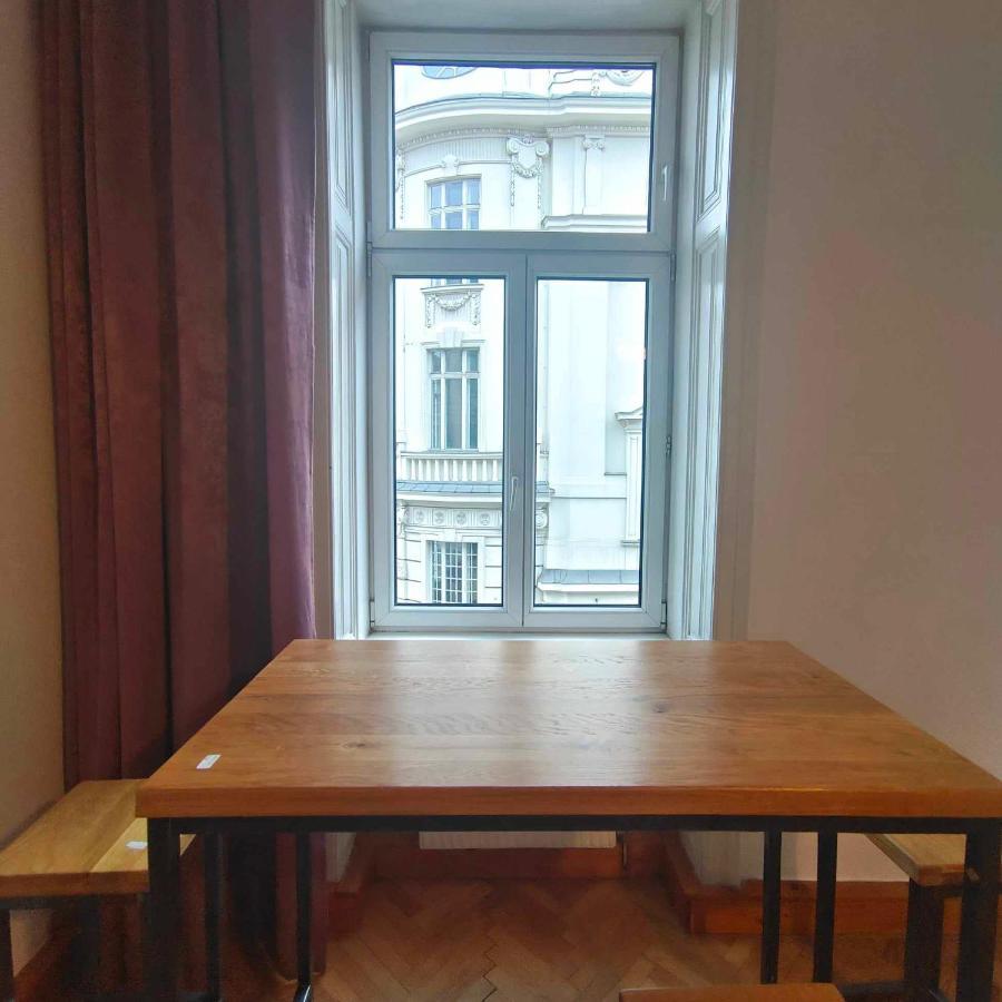 Large 4 Room Apartment In The Center Of Wien Exterior foto