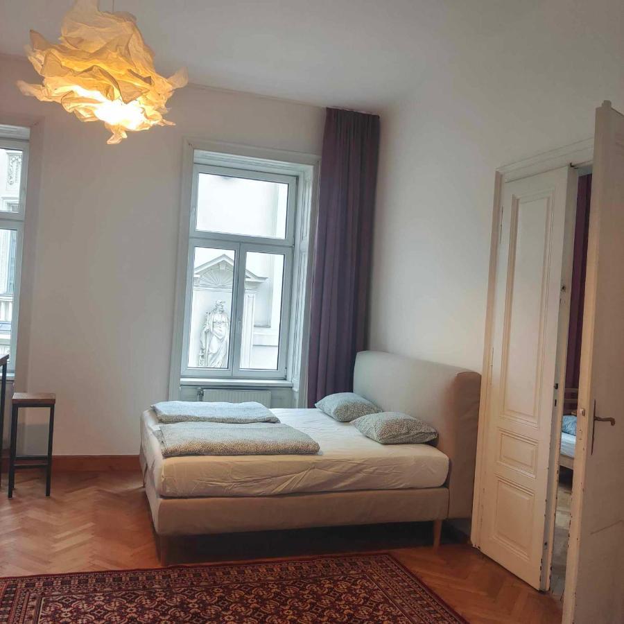 Large 4 Room Apartment In The Center Of Wien Exterior foto